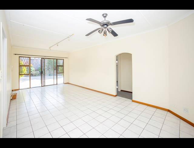 3 BEDROOM TOWNHOUSE FOR SALE IN BEACON BAY